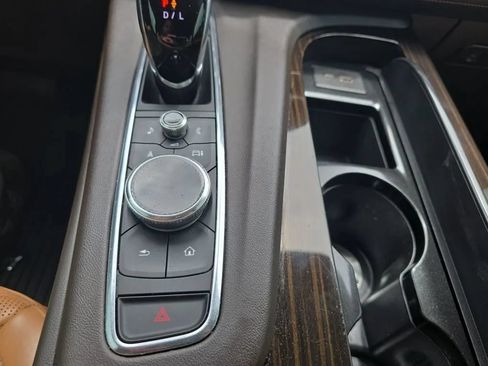 Used 2021 Cadillac Escalade Premium Luxury w/ Performance Package AWD/4WD image 37