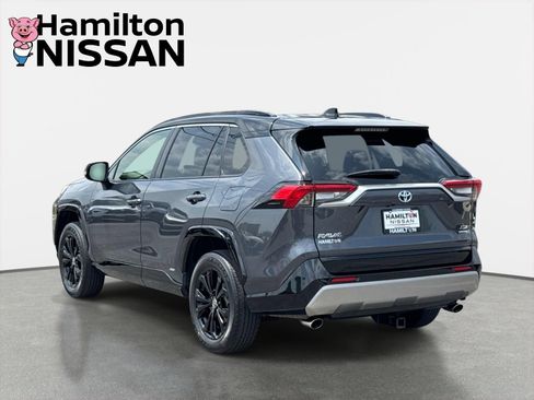 Used 2022 Toyota RAV4 XSE AWD/4WD image 4