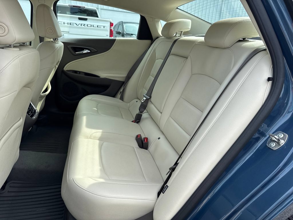 Used 2024 Chevrolet Malibu LT FWD image 10