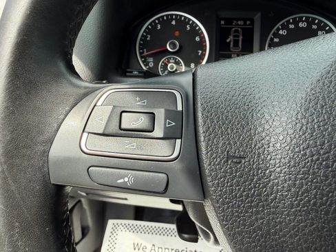 Used 2011 Volkswagen Tiguan SEL AWD/4WD image 21