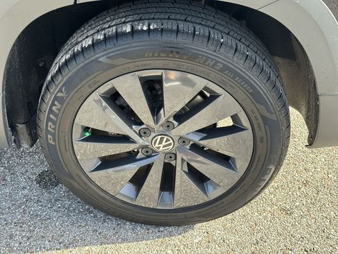 Used 2024 Volkswagen Taos S FWD image 20