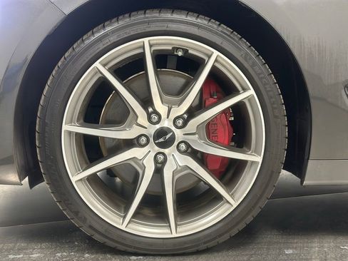 Used 2025 Genesis G70 2.5T image 23