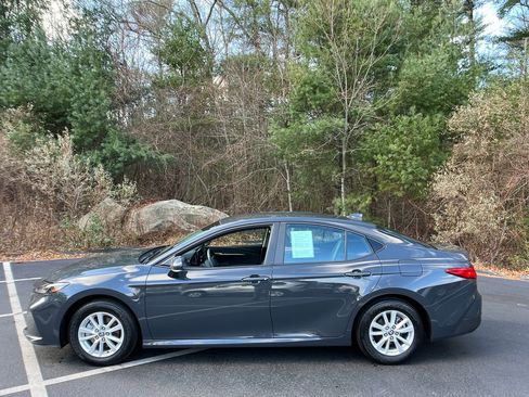 Used 2025 Toyota Camry LE w/ Convenience Package image 2