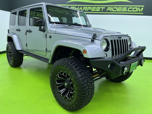Used 2015 Jeep Wrangler Unlimited Sahara AWD/4WD image 2