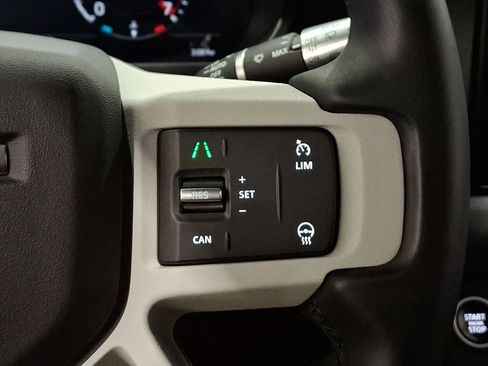 Used 2021 Land Rover Defender 110 SE image 22