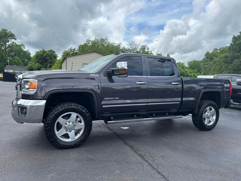 Used 2015 GMC Sierra 2500 SLT w/ Duramax Plus Package AWD/4WD image 5