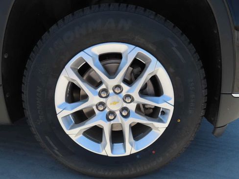 Used 2020 Chevrolet Traverse LT FWD image 11