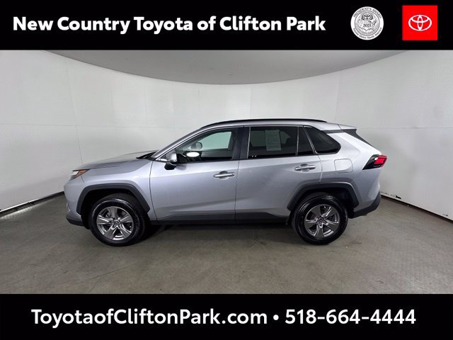 Used 2024 Toyota RAV4 XLE AWD/4WD image 4