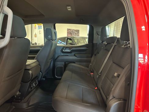 Used 2022 GMC Sierra 1500 Elevation w/ LPO, Elevation Black Package image 28