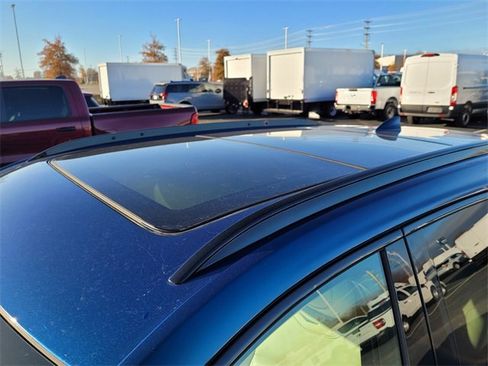 Used 2019 Cadillac XT4 Sport w/ Cold Weather Package image 9