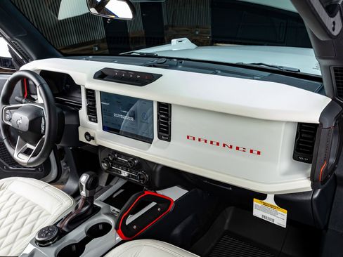 Used 2026 Ford Bronco Heritage Edition AWD/4WD image 17