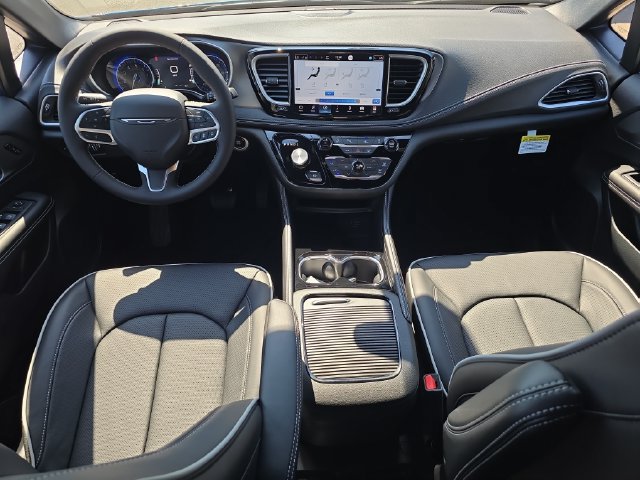 New 2027 Chrysler Pacifica Limited AWD/4WD image 16