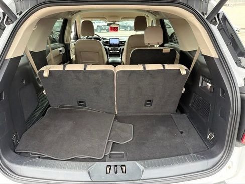 Used 2021 Ford Explorer Limited w/ Hybrid Equipment Group 310A RWD image 21