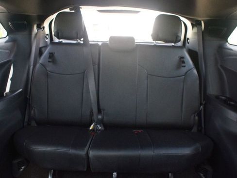 Used 2025 Toyota Sienna Platinum AWD/4WD image 17