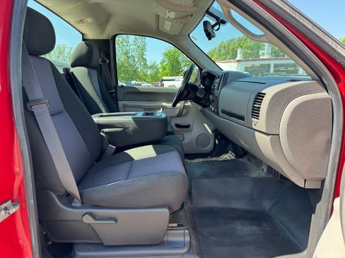 Used 2013 Chevrolet Silverado 1500 W/T RWD image 16