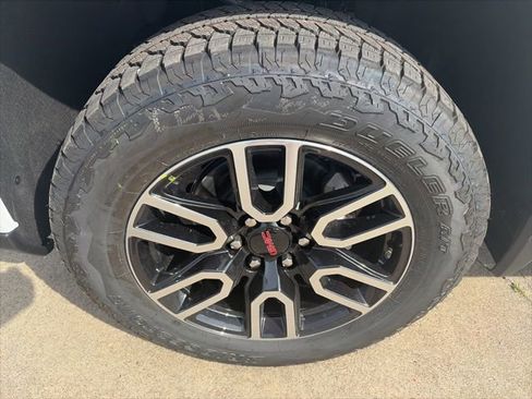 New 2026 GMC Sierra 1500 AT4 image 10