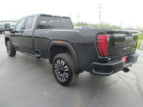 Used 2024 GMC Sierra 2500 Denali Ultimate image 10