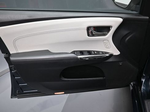 Certified 2016 Toyota Avalon Limited w/ Toyota Safety Sense Package FWD image 11