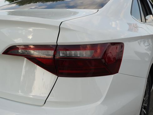 Used 2021 Volkswagen Jetta SE FWD image 20