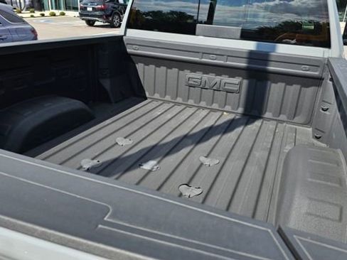Used 2025 GMC Sierra 2500 AT4 w/ AT4 Premium Plus Package AWD/4WD image 7