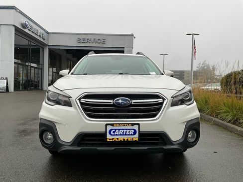 Used 2018 Subaru Outback 2.5i Limited image 3