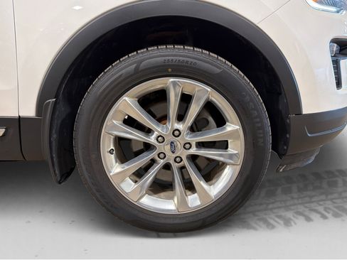 Used 2018 Ford Explorer XLT w/ Equipment Group 202A AWD/4WD image 52