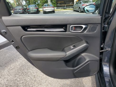 Used 2022 Honda Civic Sport Touring image 11