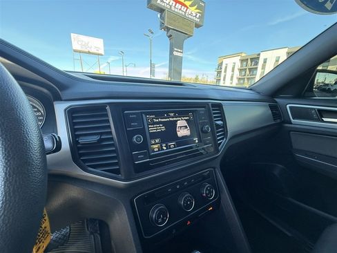 Used 2021 Volkswagen Atlas Cross Sport S image 32