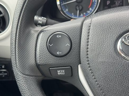 Used 2019 Toyota Corolla LE w/ Carpet Mat Package (TMS) FWD image 41