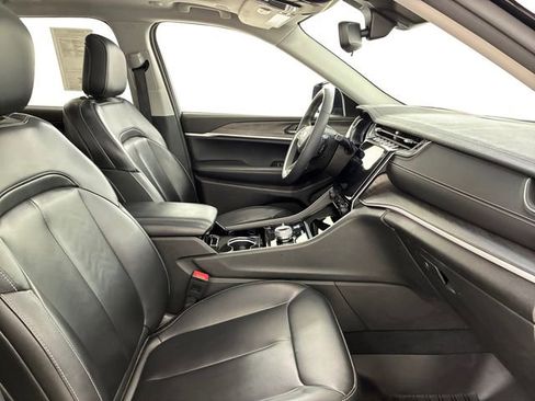 Used 2023 Jeep Grand Cherokee L Limited image 14