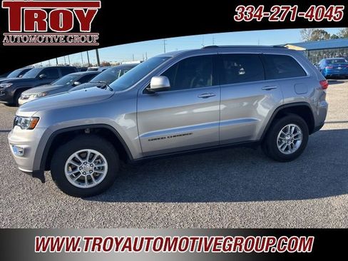 Used 2018 Jeep Grand Cherokee Laredo image 11