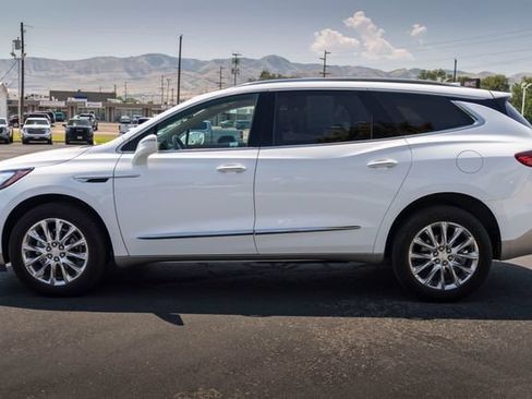 Used 2020 Buick Enclave Essence w/ Trailering Package, 5000 lbs. AWD/4WD image 3