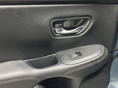 Certified 2025 Honda HR-V Sport image 30