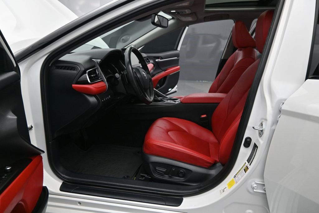 Used 2022 Toyota Camry XSE w/ Navigation Package FWD image 11