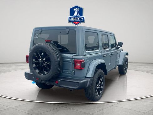 Used 2024 Jeep Wrangler Unlimited Sahara w/ Technology Group AWD/4WD image 10