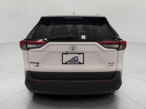 Used 2025 Toyota RAV4 XLE AWD/4WD image 25