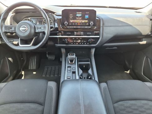 Used 2025 Nissan Pathfinder SV FWD image 19