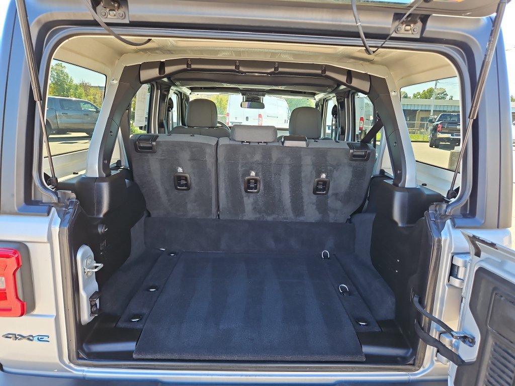 Used 2024 Jeep Wrangler Unlimited AWD/4WD image 9