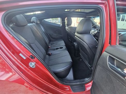 Used 2016 Hyundai Veloster w/ Option Group 03 FWD image 8