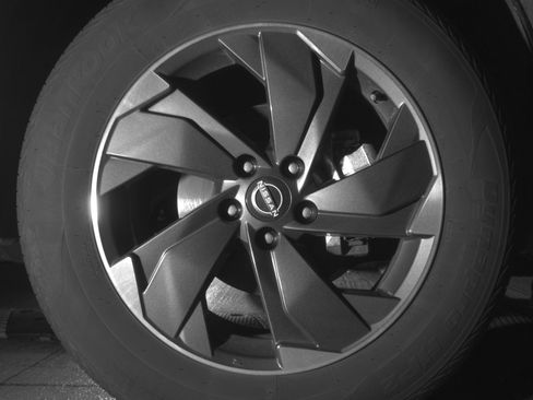 Used 2025 Nissan Rogue SV image 13