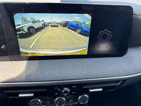 Certified 2025 Nissan Kicks SV FWD image 20