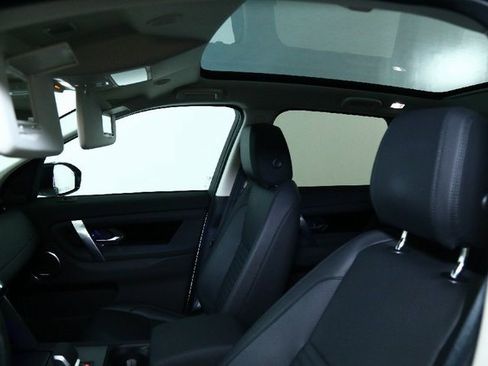 Used 2025 Land Rover Discovery Sport S image 18