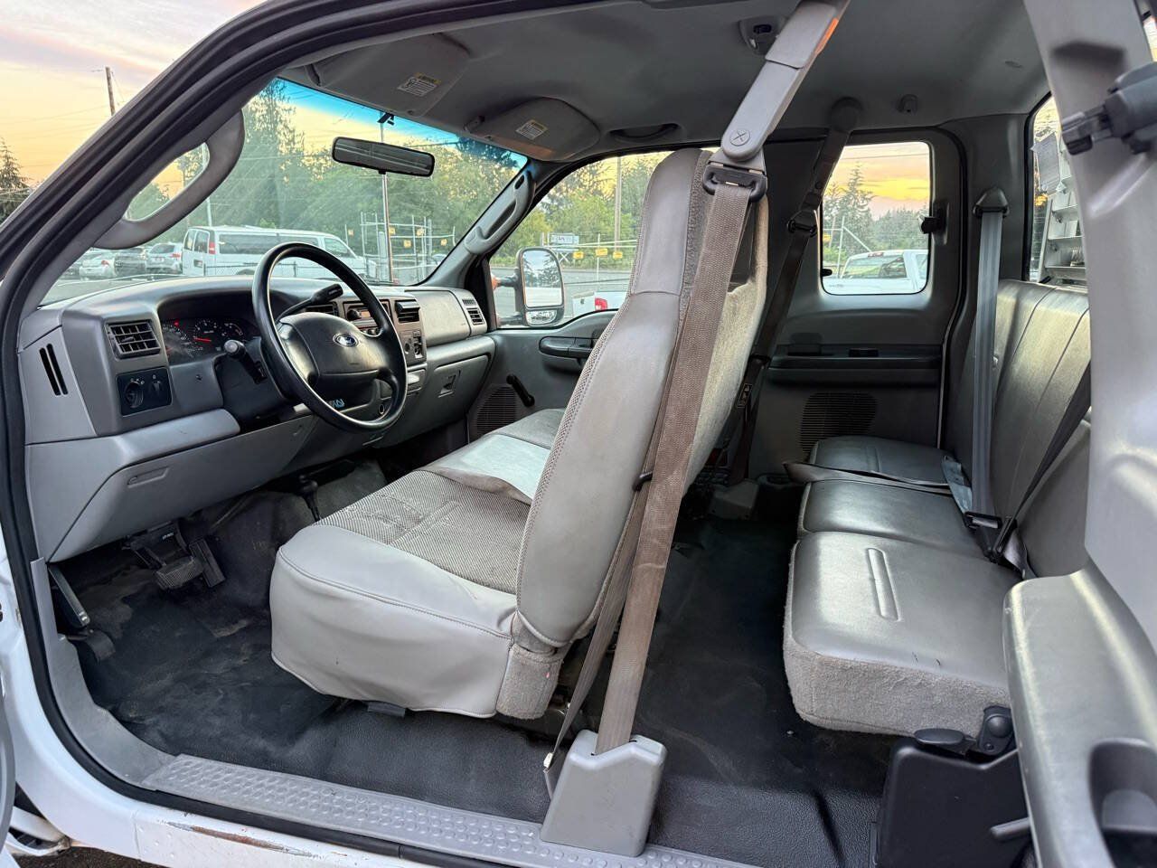 Used 2003 Ford F250 XL AWD/4WD image 7