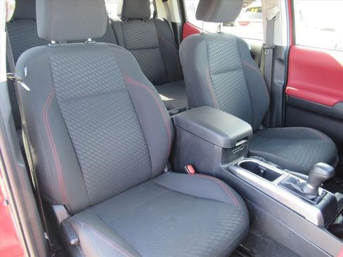 Used 2023 Toyota Tacoma SR5 w/ Technology Package AWD/4WD image 10