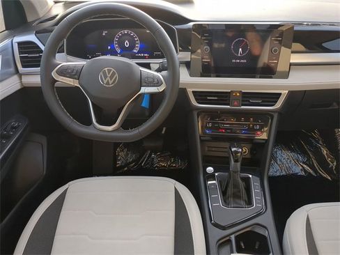 New 2025 Volkswagen Taos SE image 13