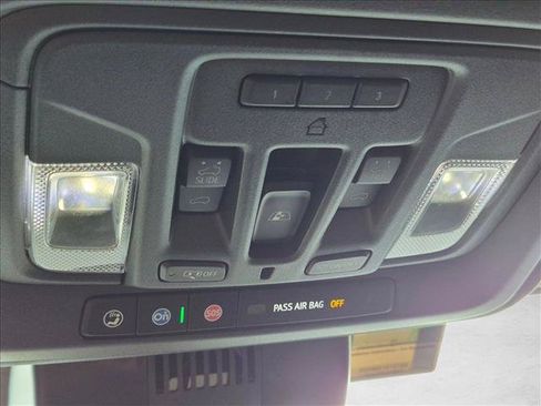 Used 2024 GMC Sierra 1500 AT4 w/ Technology Package AWD/4WD image 13