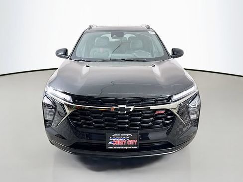 New 2026 Chevrolet Trax RS w/ Sunroof Package FWD image 2