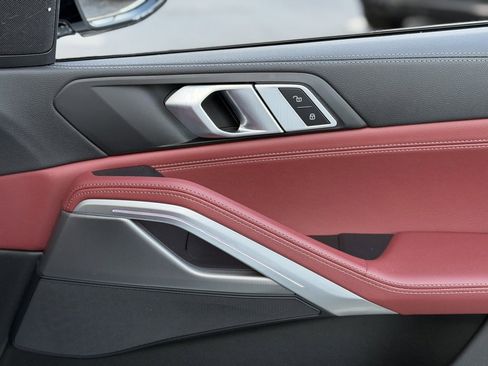 Used 2022 BMW X6 xDrive40i w/ M Sport Package image 37