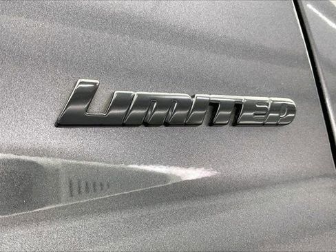 Used 2021 Toyota Tundra Limited w/ Limited Premium Package AWD/4WD image 7