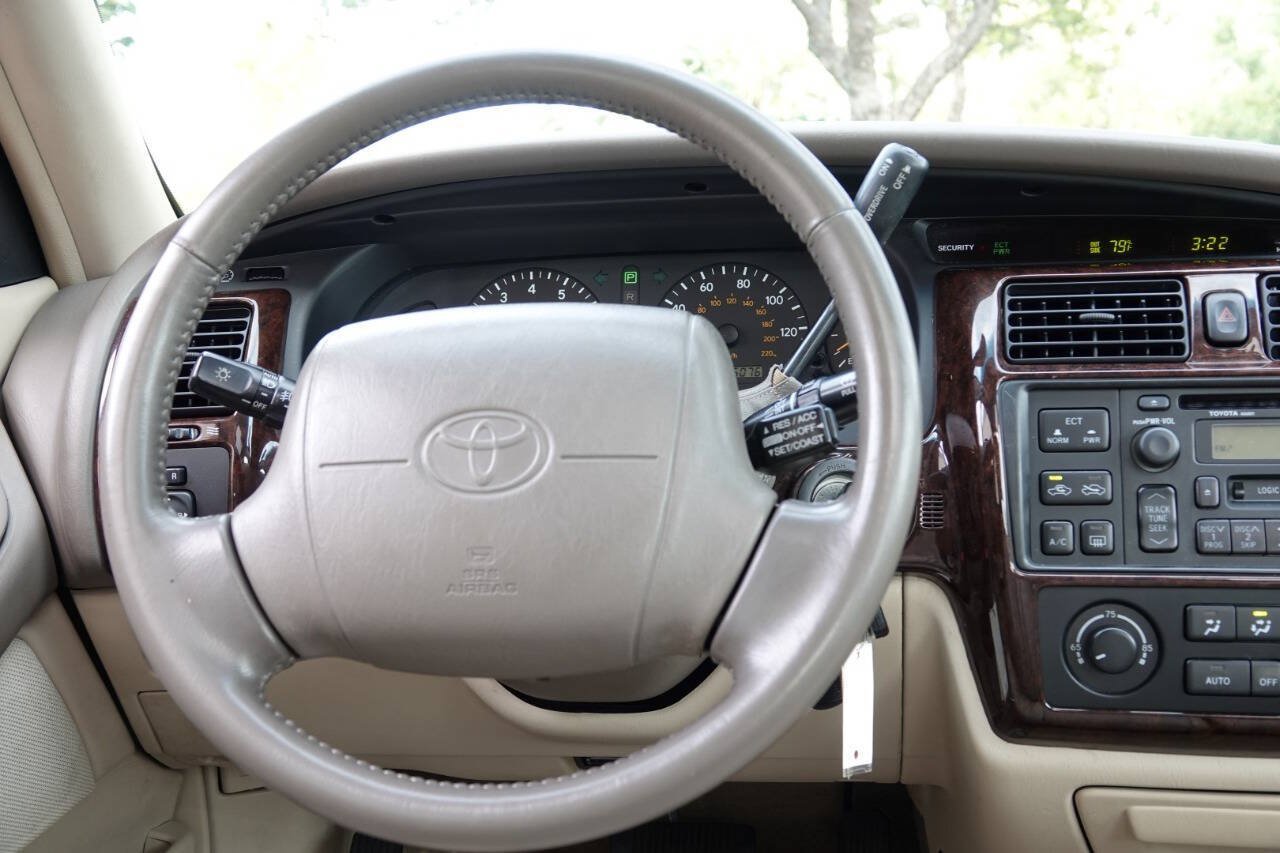 Used 1999 Toyota Avalon XLS FWD image 75
